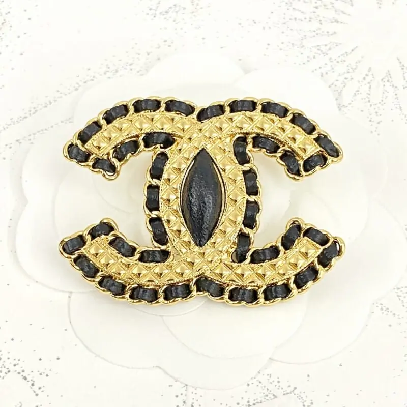 chanel brooches pour femme s_123ab7b